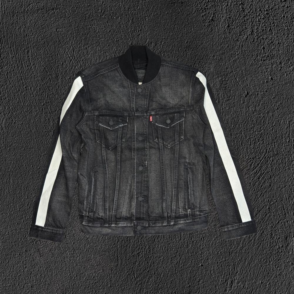 2018 Black Levi’s Premium NWT Collarless/racer stripe trucker jacket